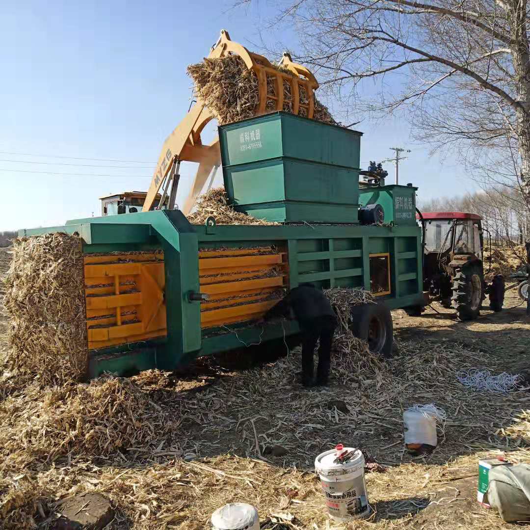 牧草打包機(jī)